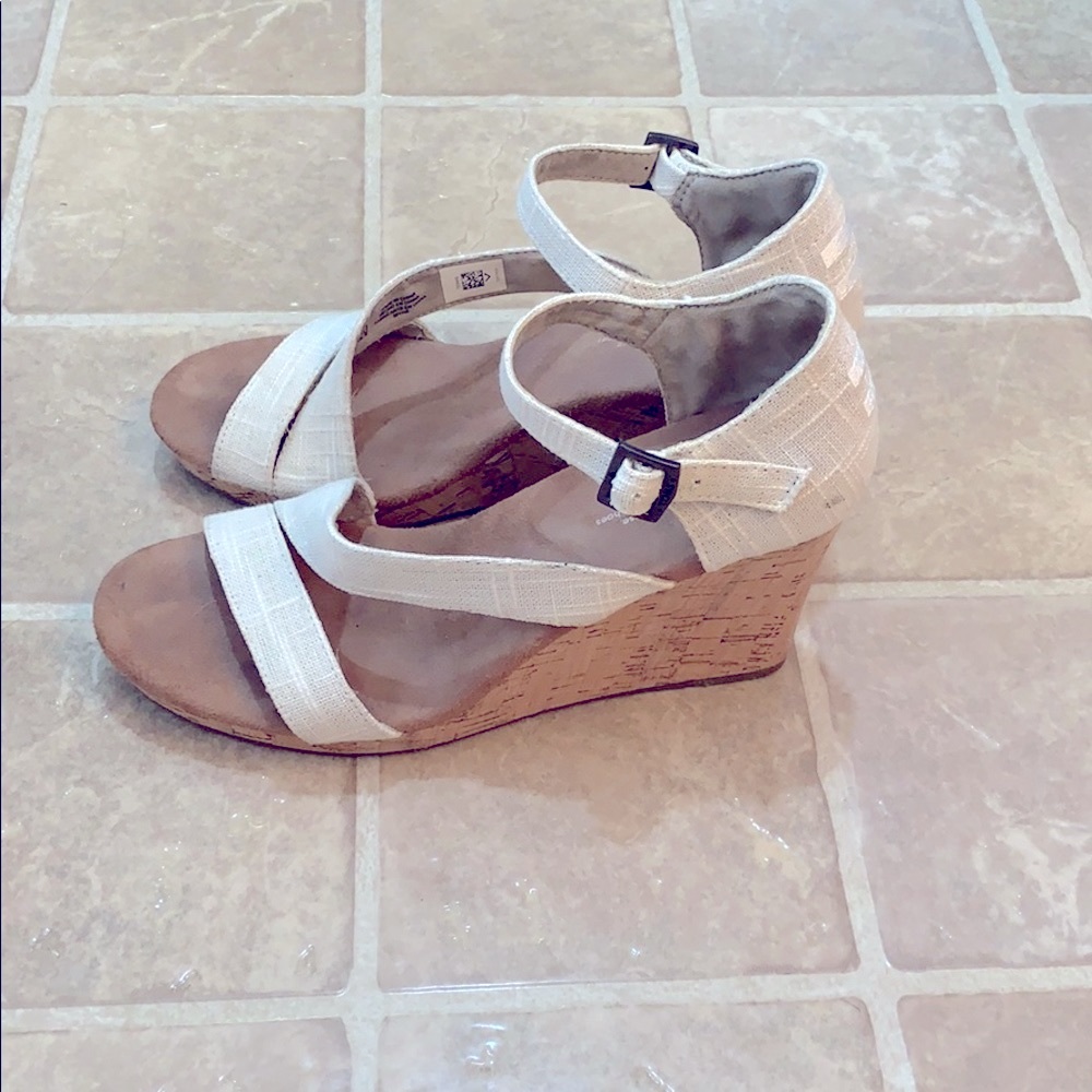 Toms wedge heels
